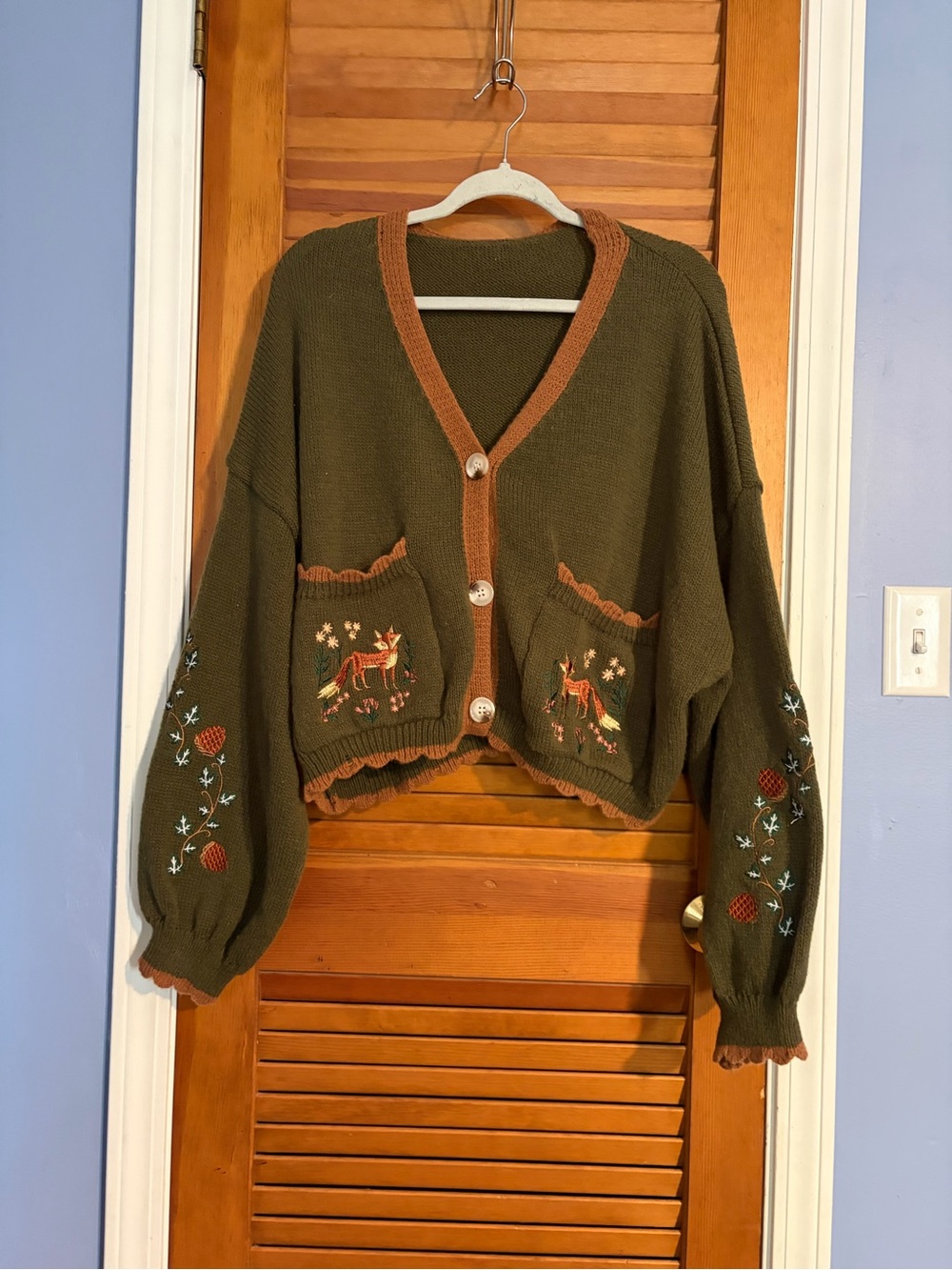 ROMWE Olive Green Cropped Cardigan with Rust Trim and Fox Embroidery